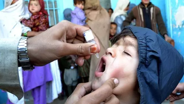 Polio vaccination, Pakistan (Asianet-Pakistan)