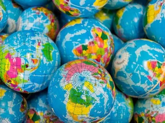 Inflatable globes