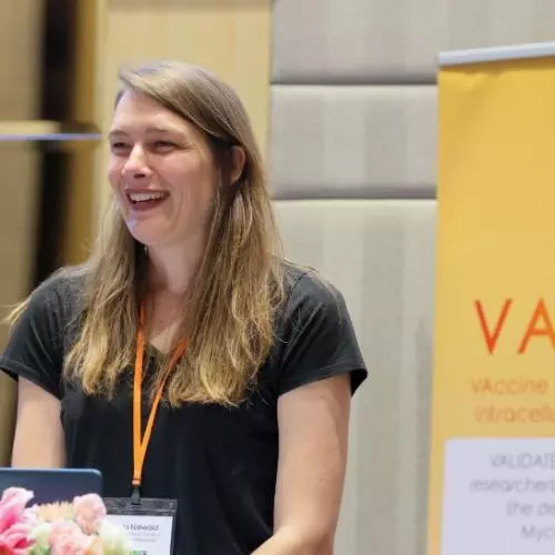 Paula presenting her VALIDATE funded research at the VALIDATE Annual Meeting 2025